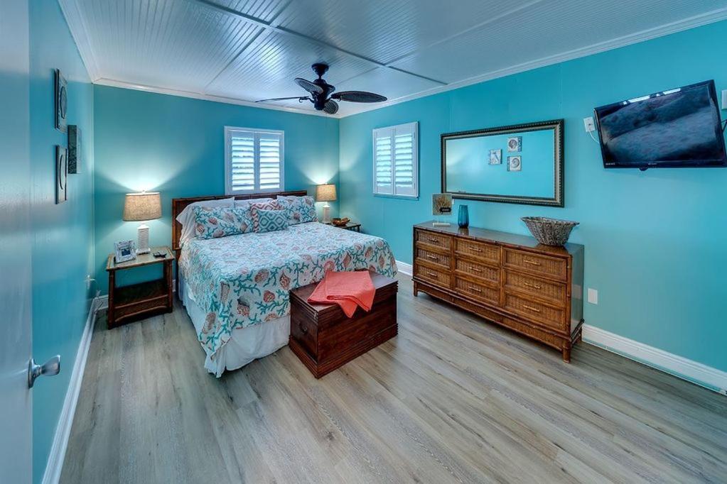 Beach Getaway Pool Condo Between The Island Marina And Beachブレイデントン・ビーチ エクステリア 写真