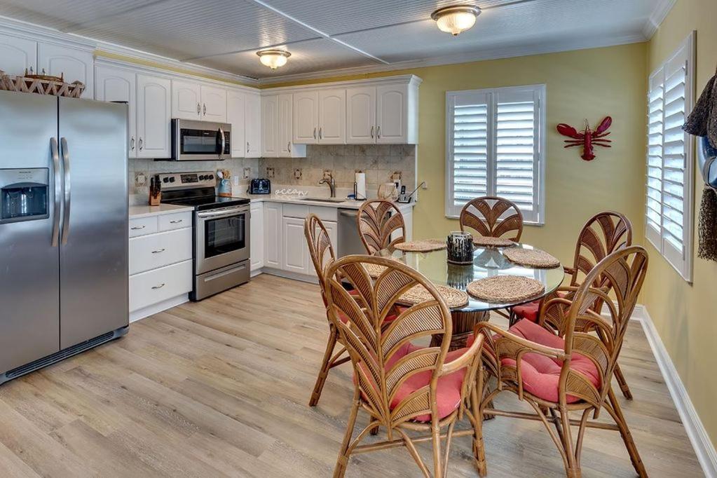 Beach Getaway Pool Condo Between The Island Marina And Beachブレイデントン・ビーチ エクステリア 写真