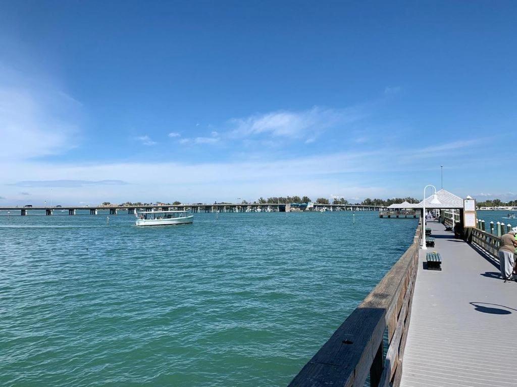 Beach Getaway Pool Condo Between The Island Marina And Beachブレイデントン・ビーチ エクステリア 写真